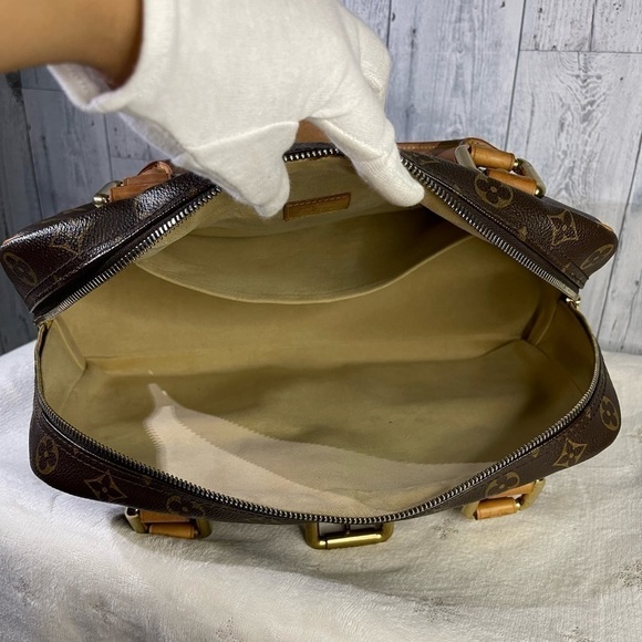 โSOLDโ LOUIS VUITTON manhattan in monogram - Picture 12 of 17